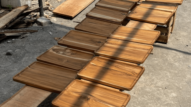 Potensi Usaha Kerajinan dan Furniture Kayu di Tahun 2025